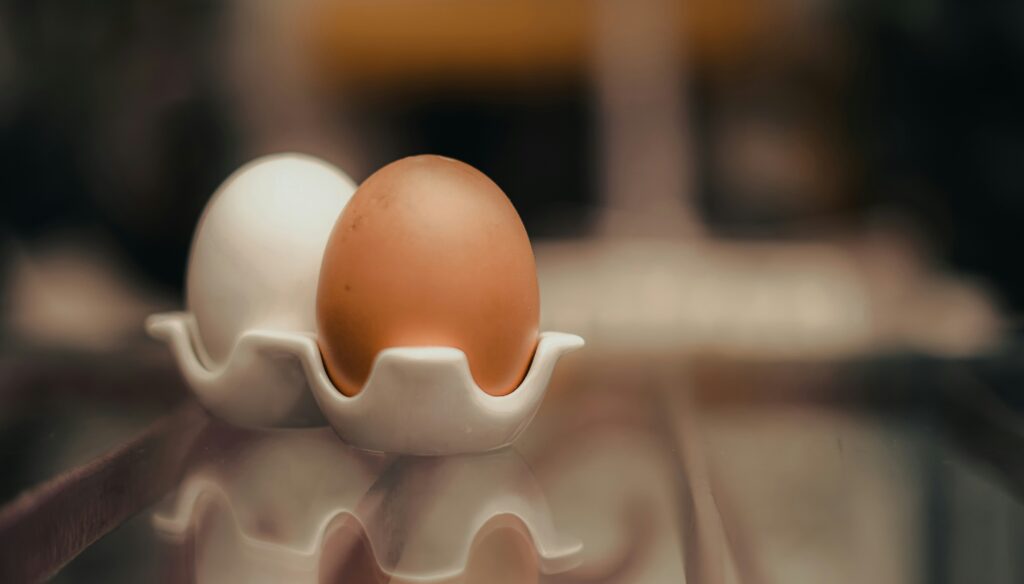 How long can eggs sit out at room temperature?