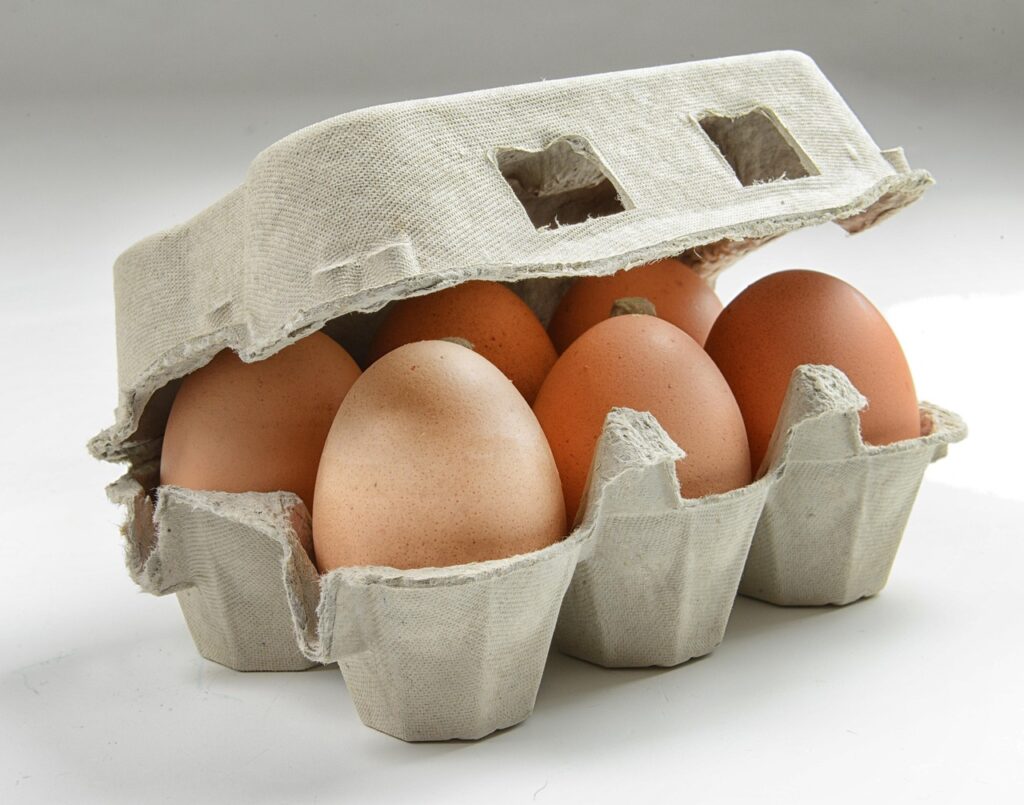 How long are farm fresh eggs good for on the counter?