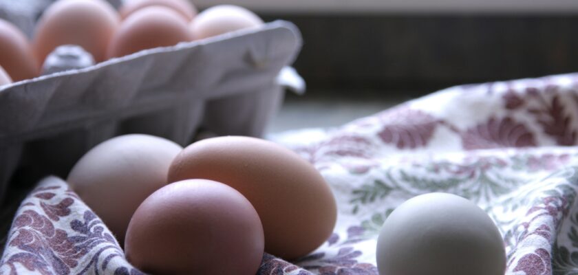 How long can eggs sit out at room temperature?