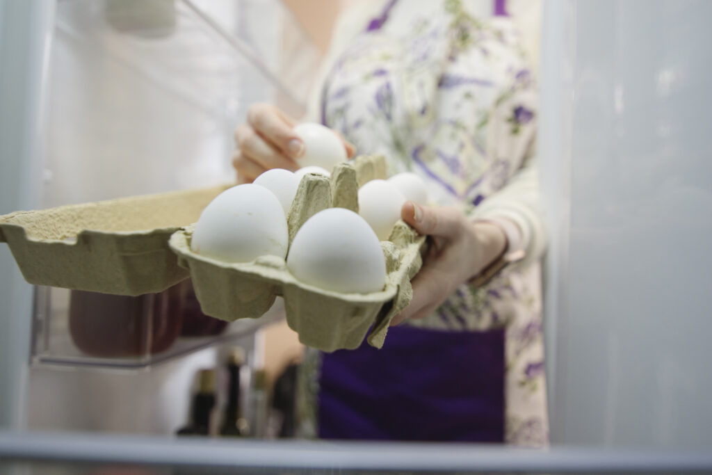 How long can eggs be out of the refrigerator?