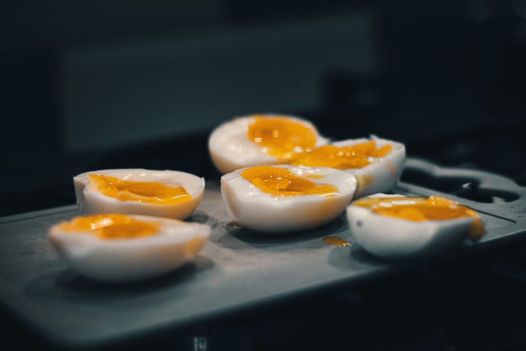 How long do farm fresh eggs last unwashed?