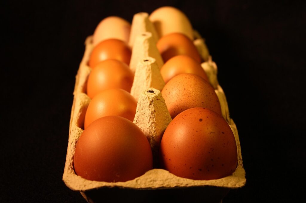 How long can you keep fresh eggs on the counter?