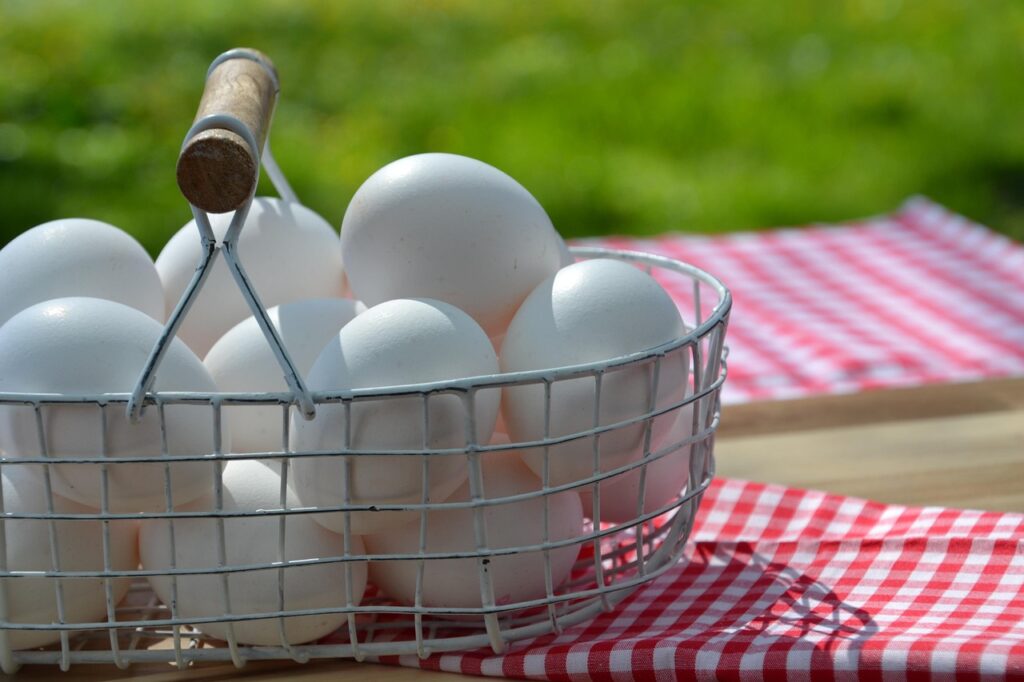 How long will fresh eggs last unrefrigerated?