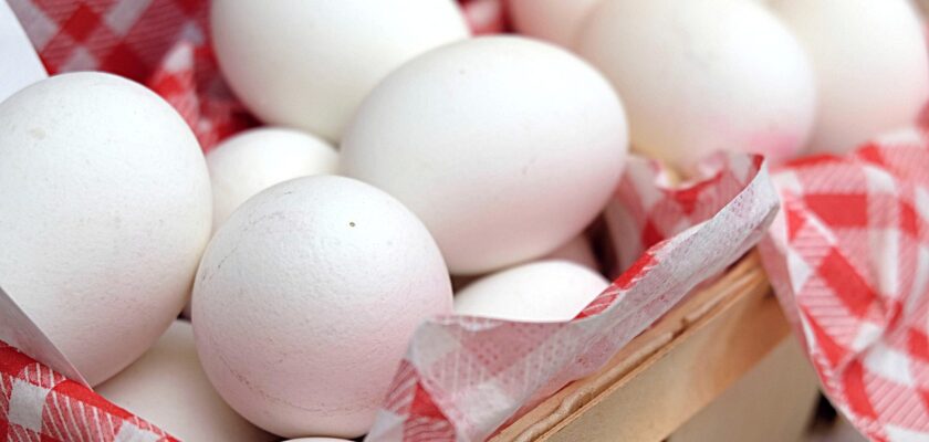 How long do unwashed eggs last on the counter?