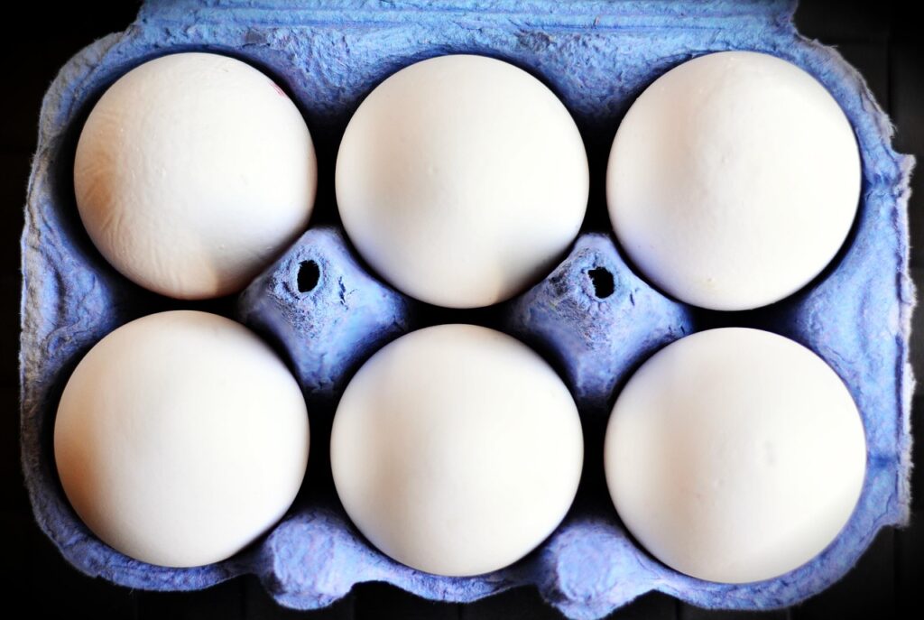 How long will fresh eggs last unrefrigerated?