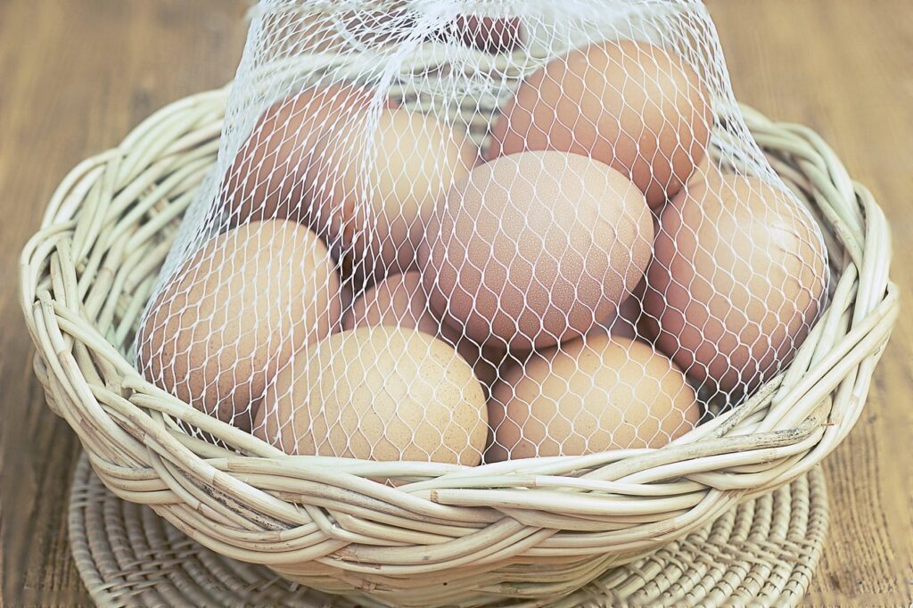 How long do unwashed eggs last?