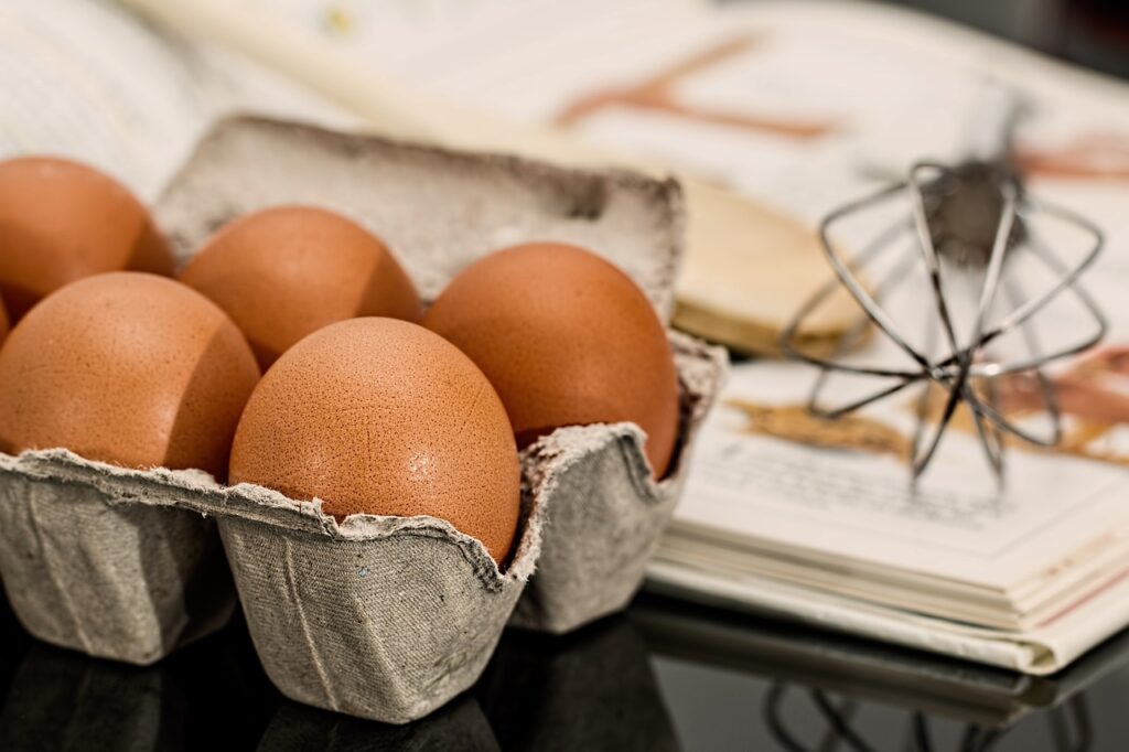 How long do chicken eggs last on the counter?