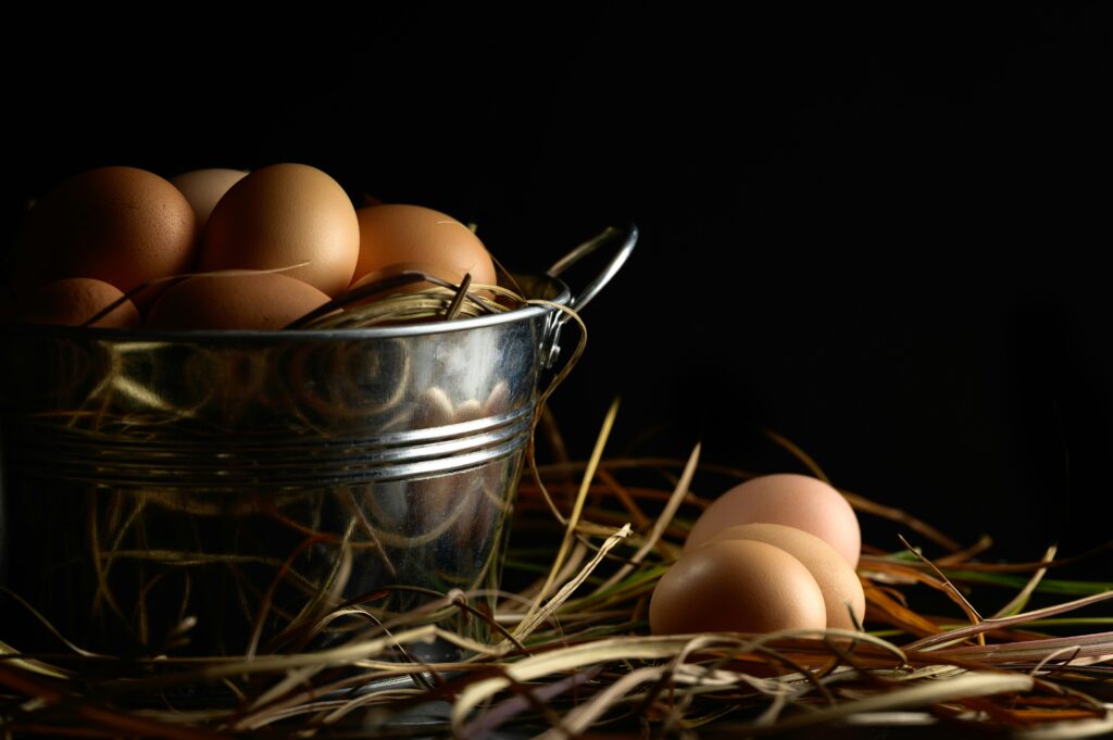 How long do farm fresh eggs last unwashed?
