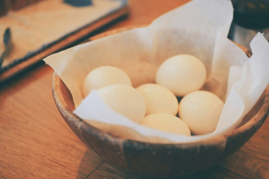 How long do fresh chicken eggs last on the counter?