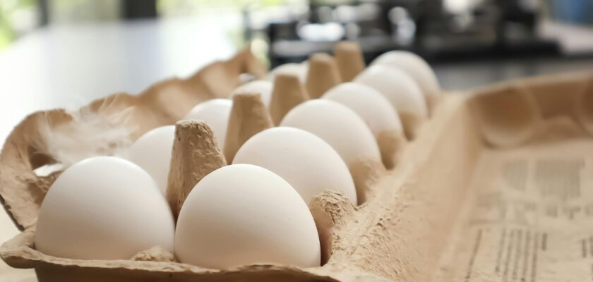 How long do farm fresh eggs last on the counter?