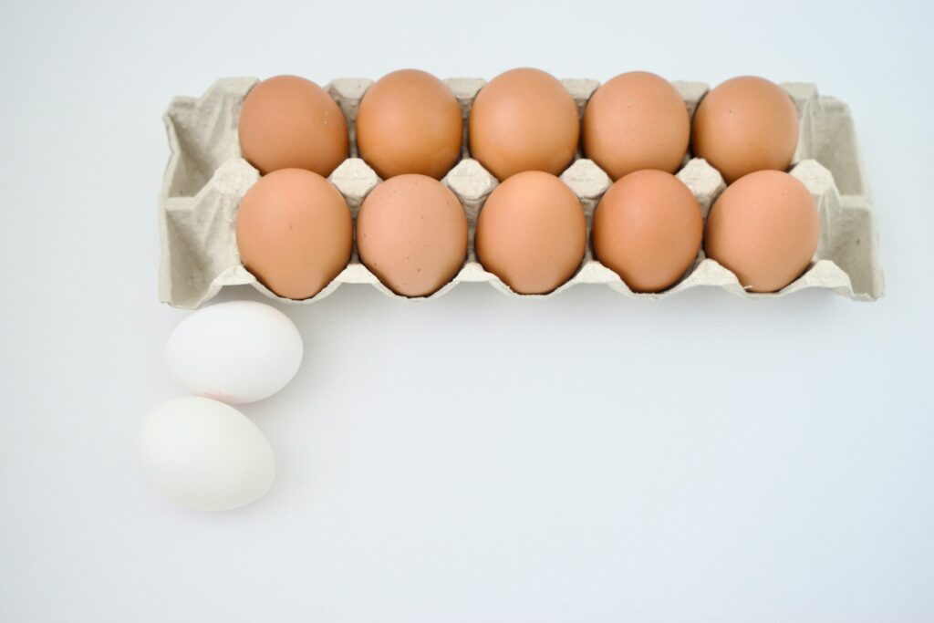 How long can you leave fresh eggs out?
